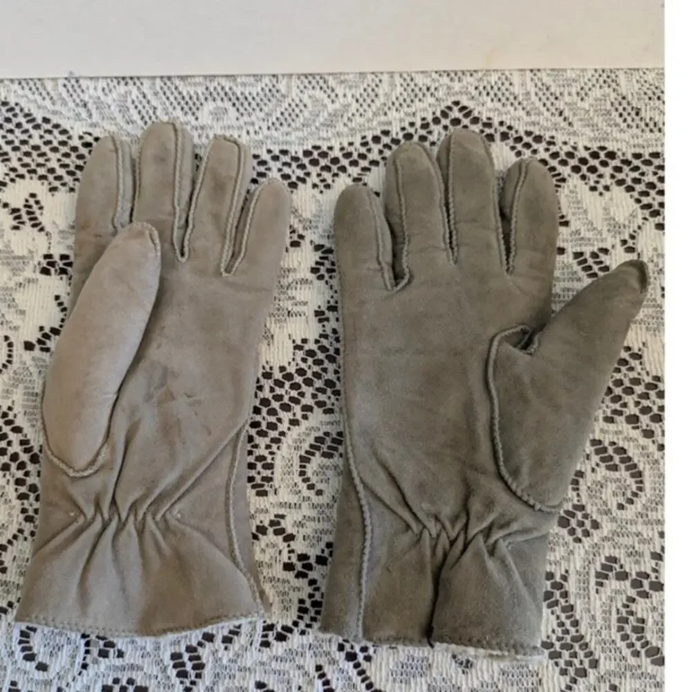 Vintage Gray Suede Sherpa Lined Gloves Size Large Warm Winter Cozy
